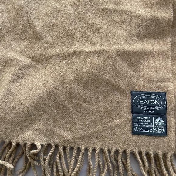 Vintage Eaton 100% Pure Wool Scarf - Picture 3 of 3